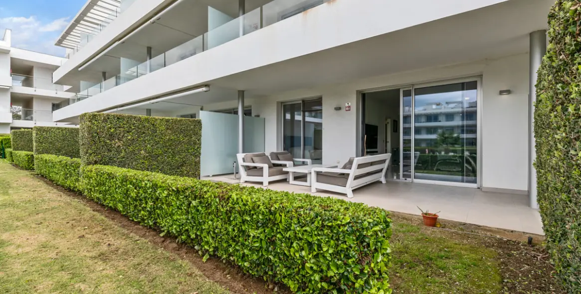 Venta de apartamento en planta baja en Estepona 17