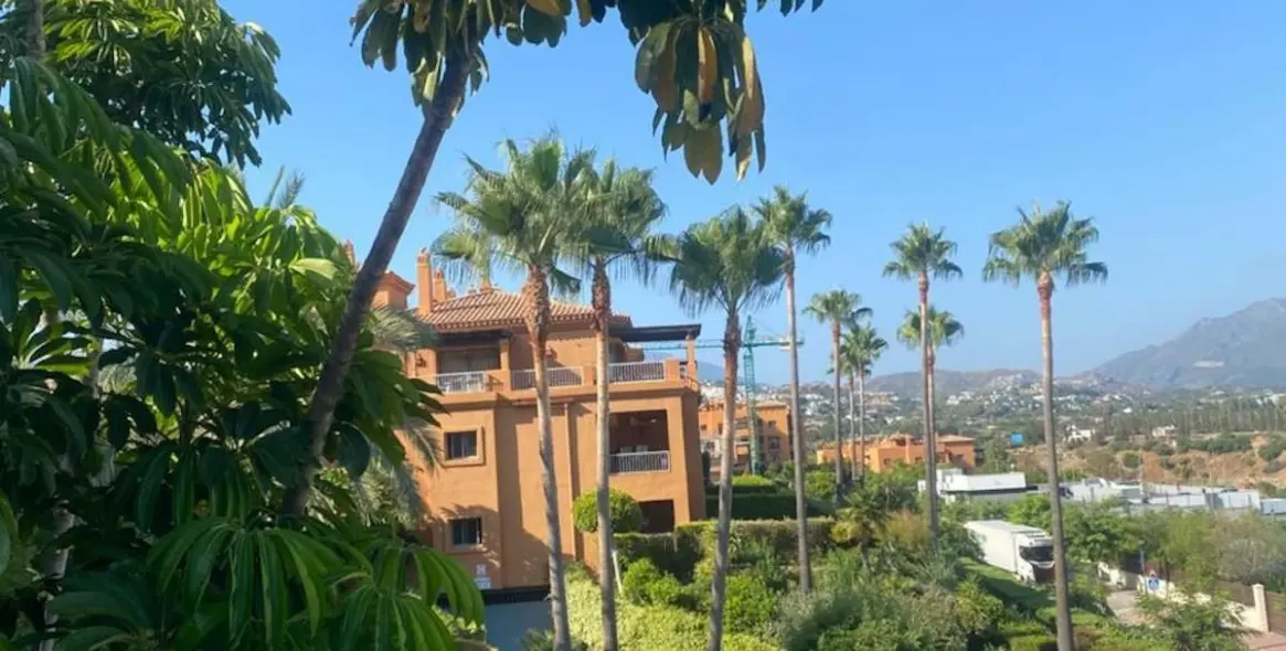 Sale of ground floor apartment in Atalaya 28