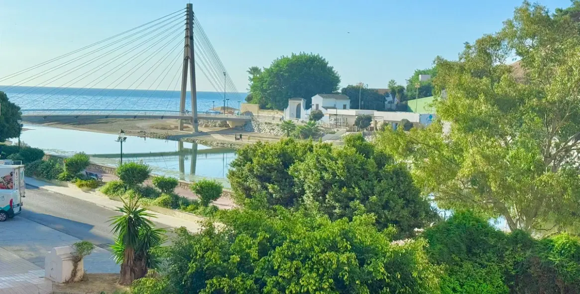 Sale of middle floor apartment in Fuengirola 3