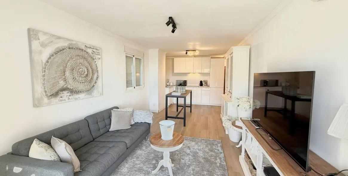 Sale of middle floor apartment in Fuengirola 4