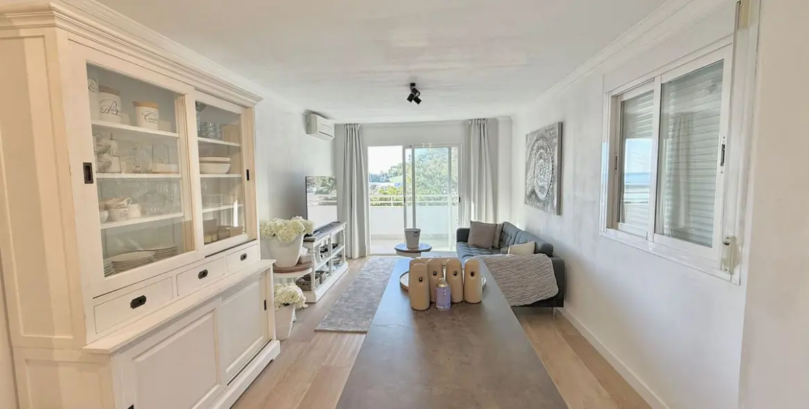 Sale of middle floor apartment in Fuengirola 5