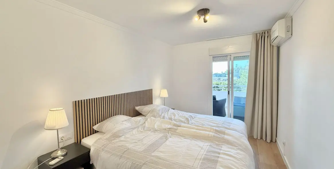 Sale of middle floor apartment in Fuengirola 12