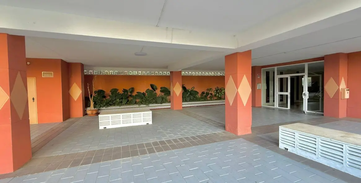 Sale of middle floor apartment in Fuengirola 15