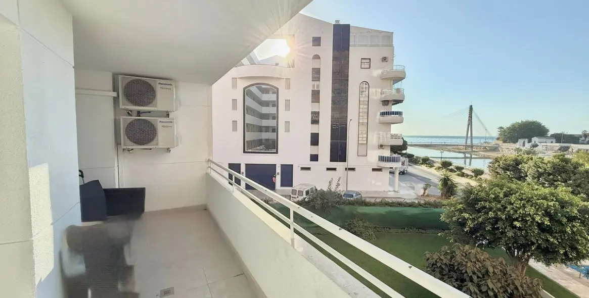 Sale of middle floor apartment in Fuengirola 18