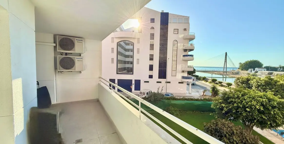 Sale of middle floor apartment in Fuengirola 19