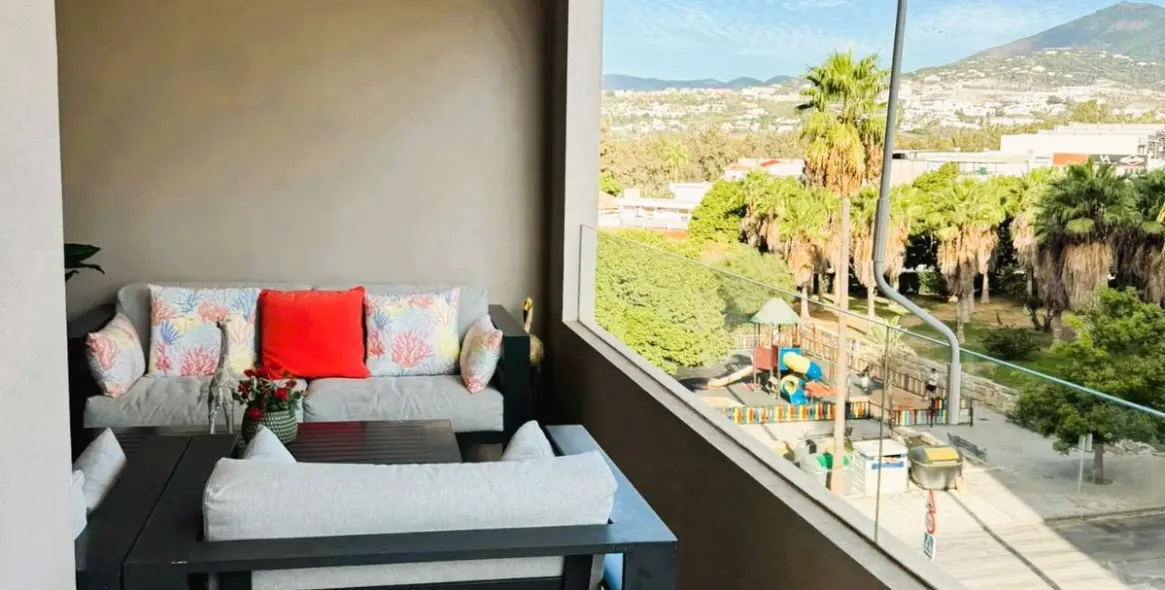 Sale of middle floor apartment in La Campana 3