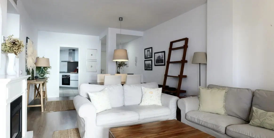 Sale of middle floor apartment in La Campana 4