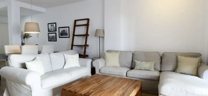 Sale of middle floor apartment in La Campana 4