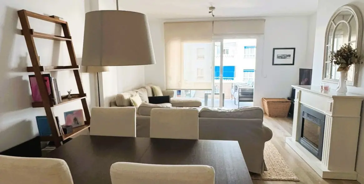 Sale of middle floor apartment in La Campana 10