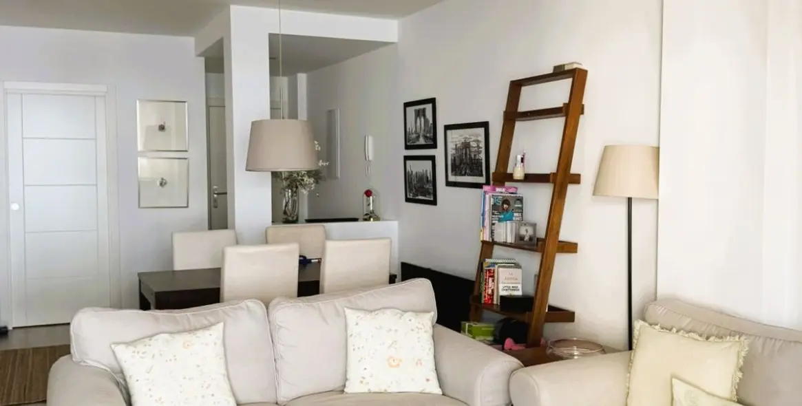 Sale of middle floor apartment in La Campana 11