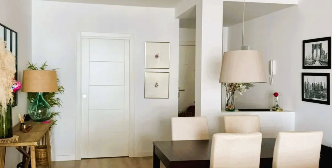 Sale of middle floor apartment in La Campana 14