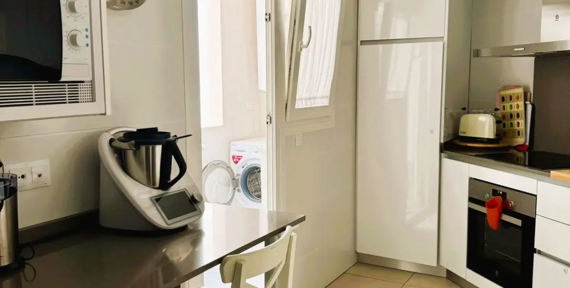 Sale of middle floor apartment in La Campana 20