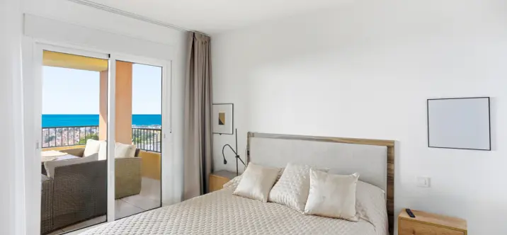 Sale of middle floor apartment in Riviera del Sol 4