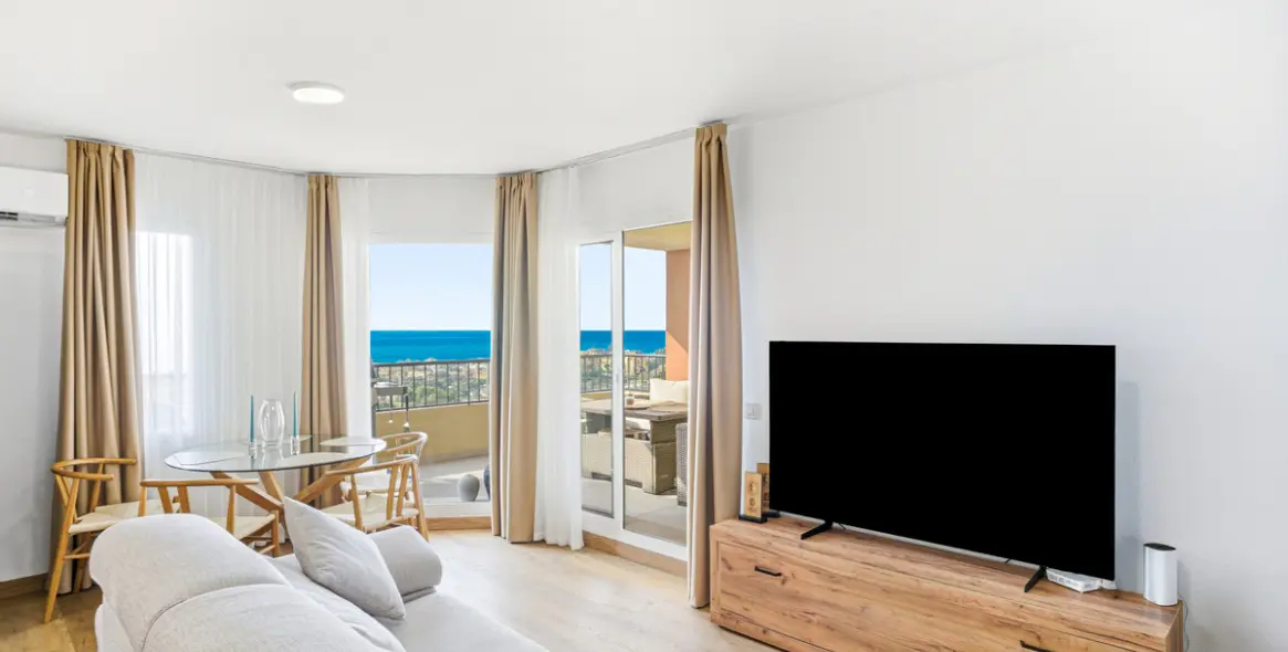 Sale of middle floor apartment in Riviera del Sol 7