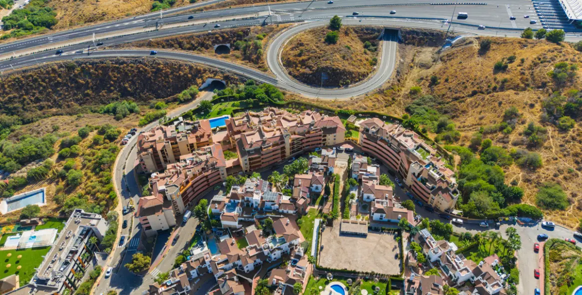 Sale of middle floor apartment in Riviera del Sol 13