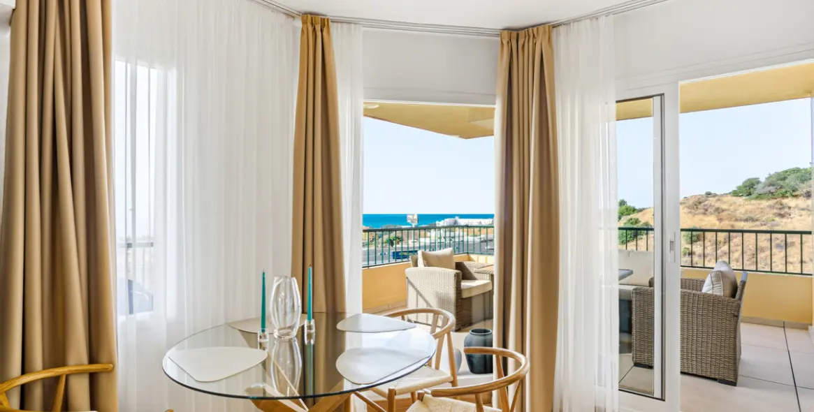 Sale of middle floor apartment in Riviera del Sol 16