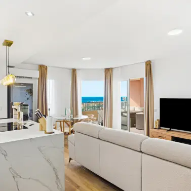 Sale of middle floor apartment in Riviera del Sol