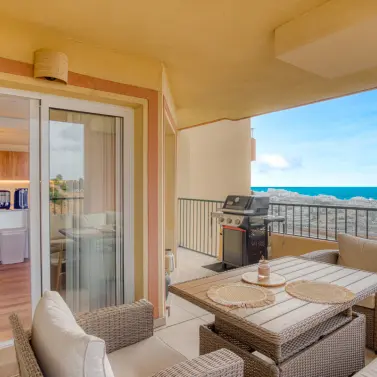 Sale of middle floor apartment in Riviera del Sol