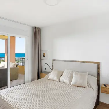 Sale of middle floor apartment in Riviera del Sol