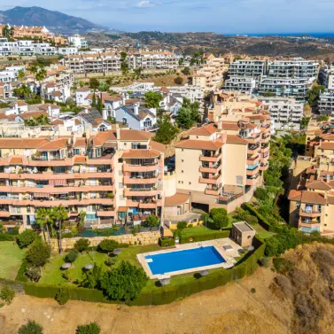 Sale of middle floor apartment in Riviera del Sol