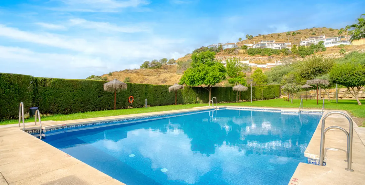 Sale of middle floor apartment in Riviera del Sol 18