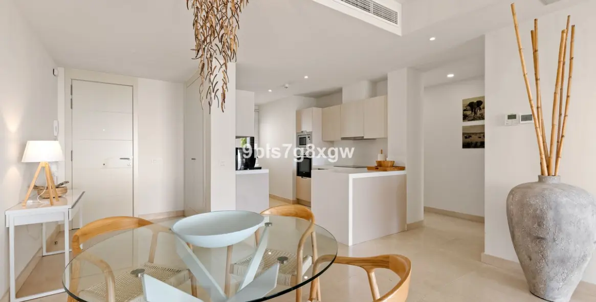 Продажа апартаментов на среднем этаже в Casares Playa 2