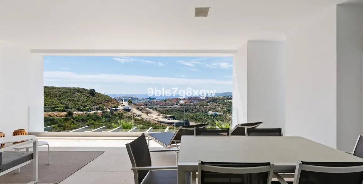 Продажа апартаментов на среднем этаже в Casares Playa 3