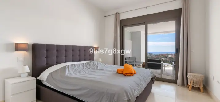 Продажа апартаментов на среднем этаже в Casares Playa 3