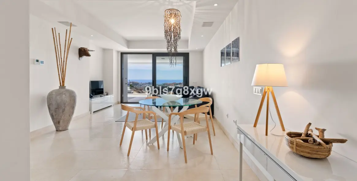 Продажа апартаментов на среднем этаже в Casares Playa 7