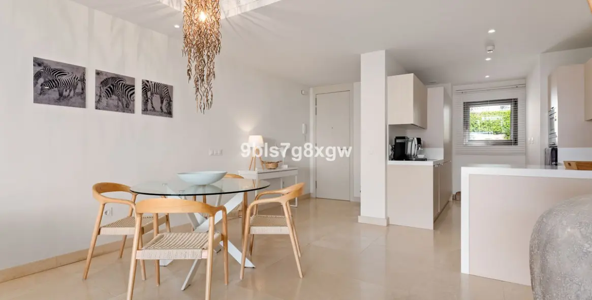 Продажа апартаментов на среднем этаже в Casares Playa 8