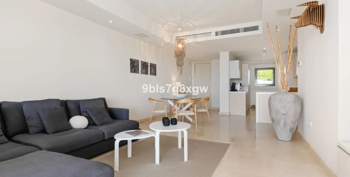 Продажа апартаментов на среднем этаже в Casares Playa 13