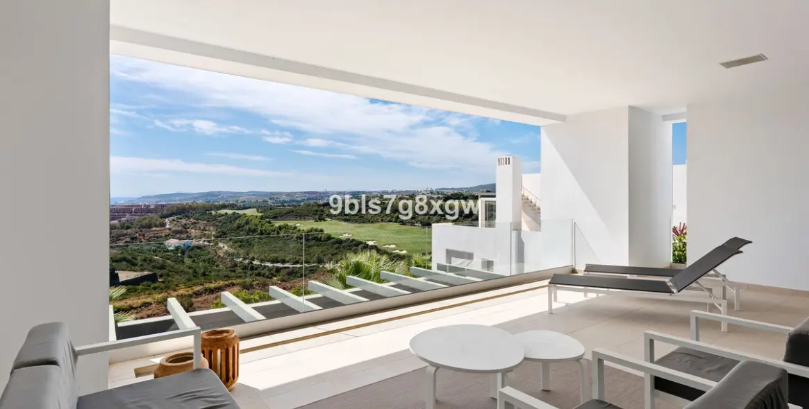 Продажа апартаментов на среднем этаже в Casares Playa 16