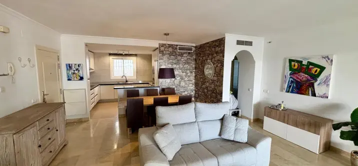 Продажа апартаментов на среднем этаже в Calahonda 1