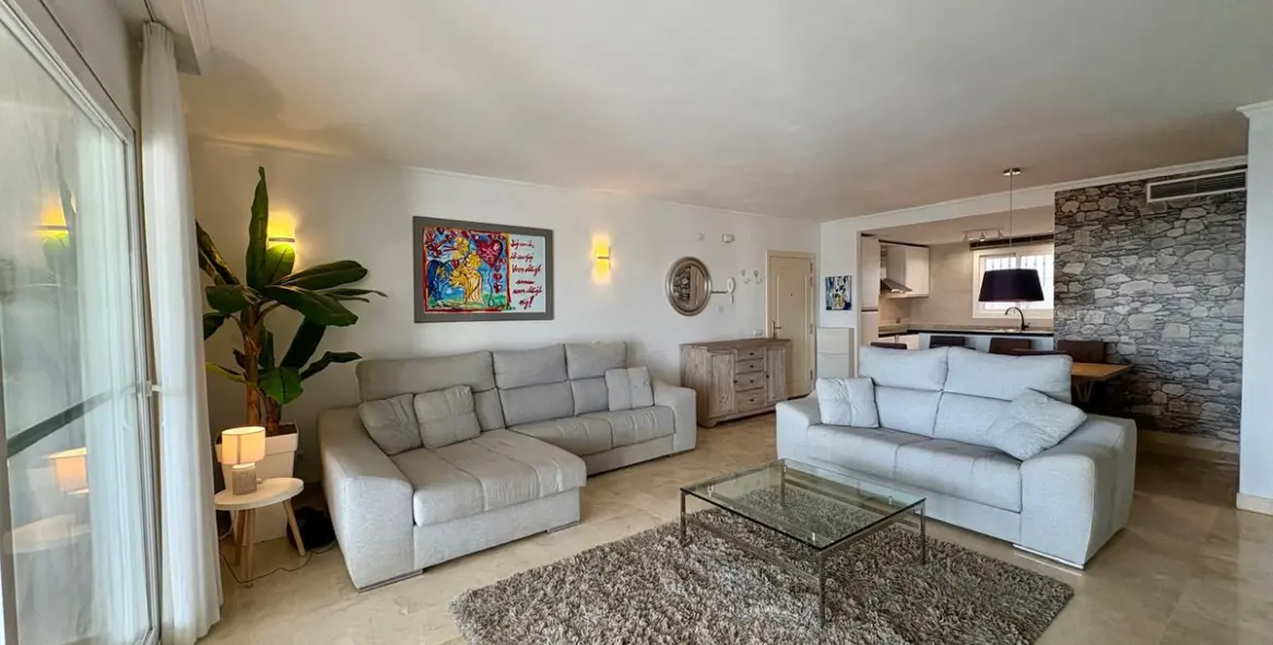 Продажа апартаментов на среднем этаже в Calahonda 3