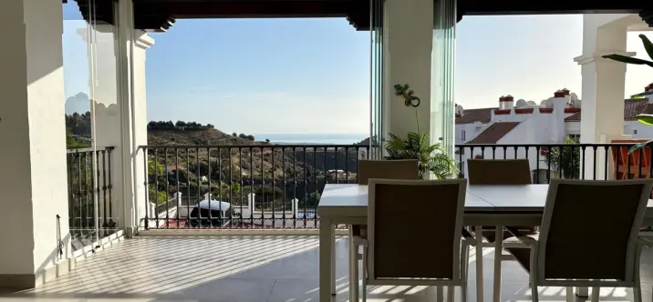 Продажа апартаментов на среднем этаже в Calahonda 3