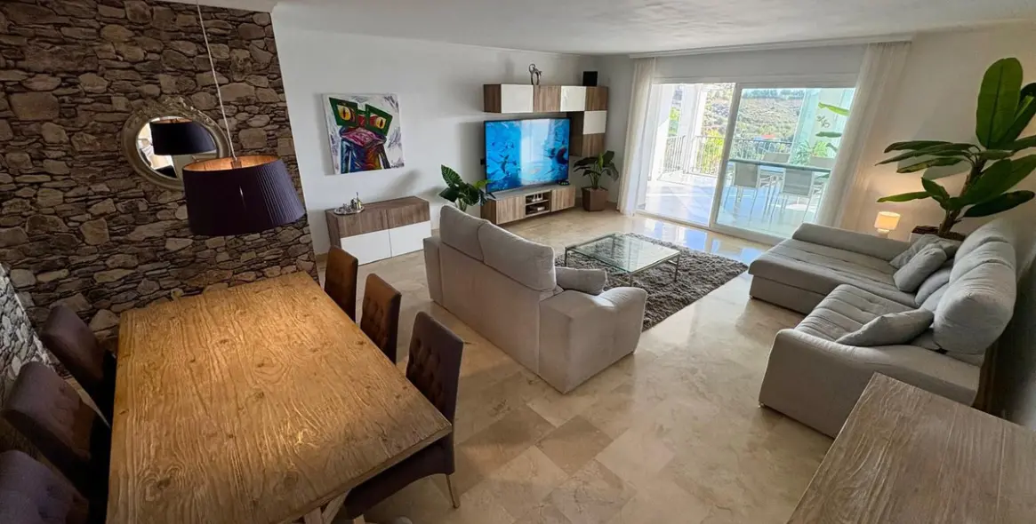 Продажа апартаментов на среднем этаже в Calahonda 5