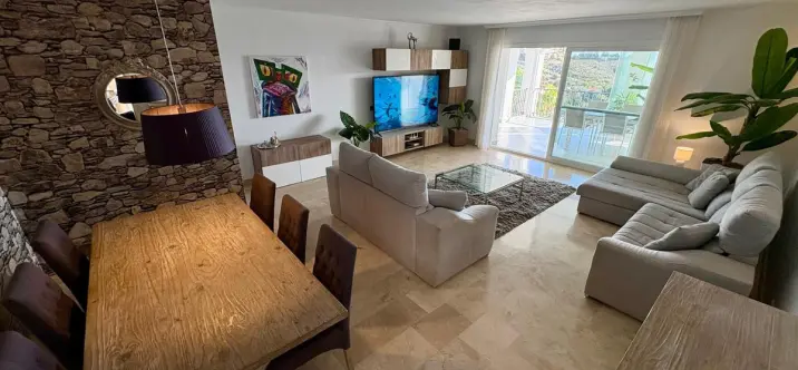 Продажа апартаментов на среднем этаже в Calahonda 4