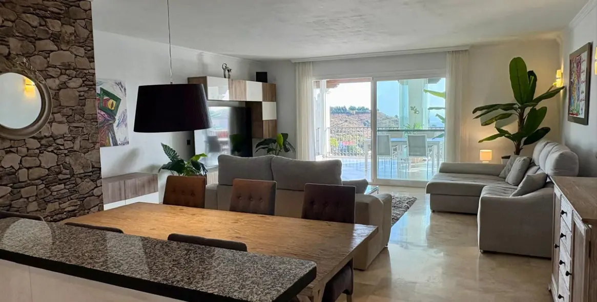 Продажа апартаментов на среднем этаже в Calahonda 10