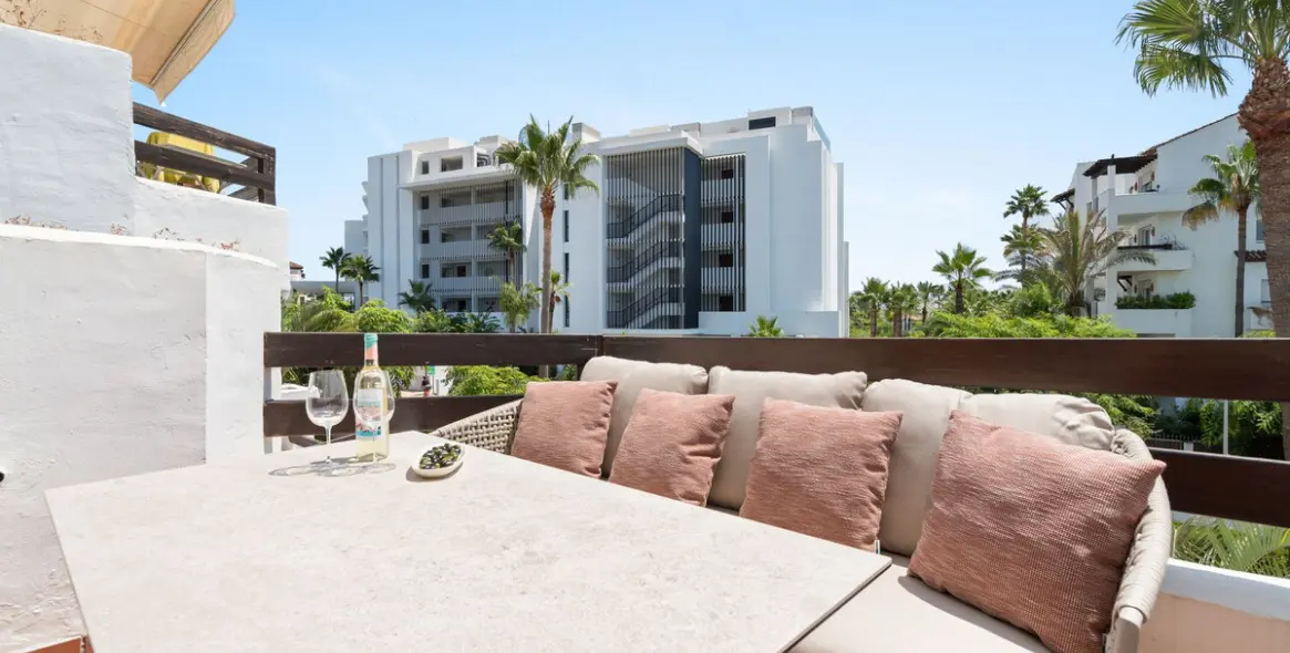 Sale of middle floor apartment in Estepona (district Estepona) 9
