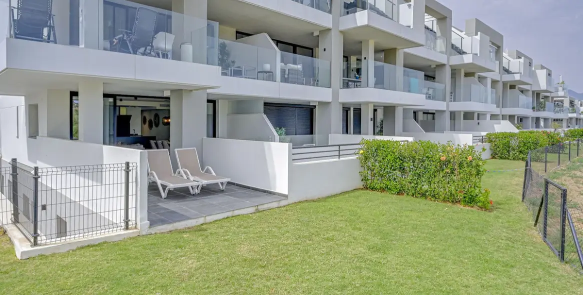 Sale of ground floor apartment in La Cala de Mijas 1