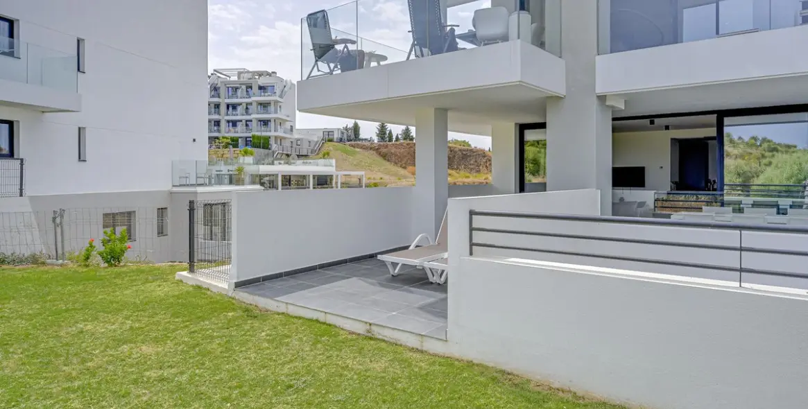 Sale of ground floor apartment in La Cala de Mijas 25