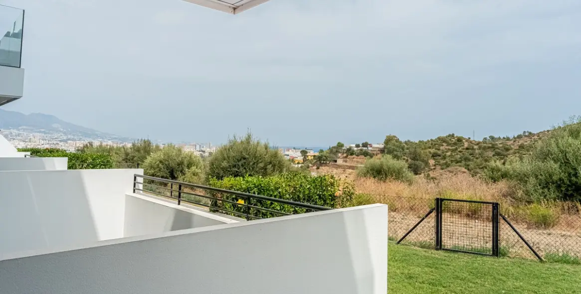 Sale of ground floor apartment in La Cala de Mijas 26