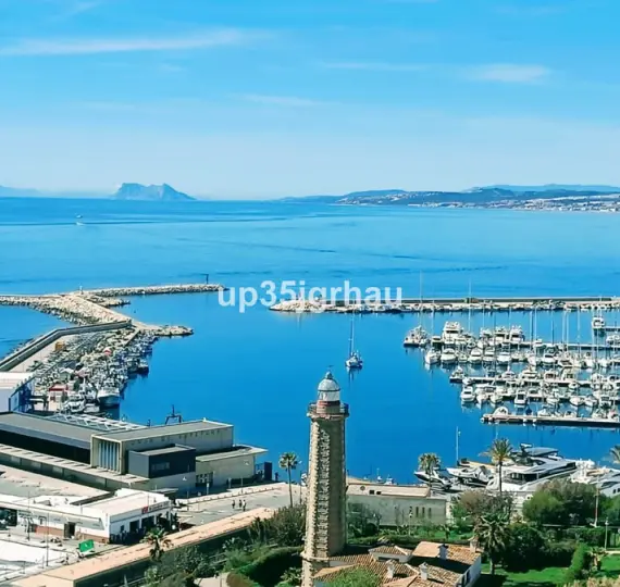 Продажа пентхауса в Estepona