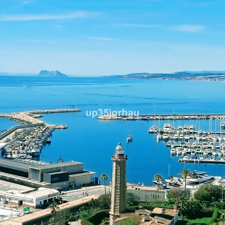 Продажа пентхауса в Estepona