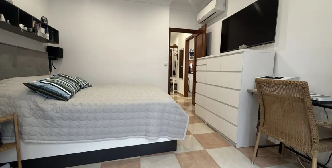 Sale of middle floor apartment in Málaga Centro 2