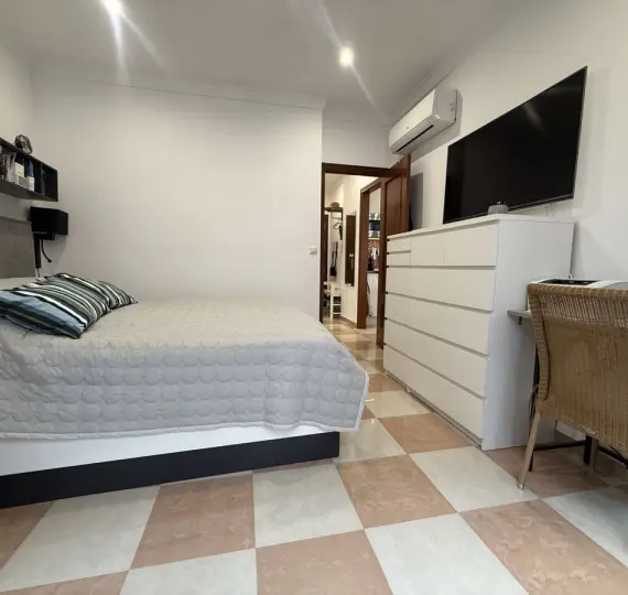 Sale of middle floor apartment in Málaga Centro