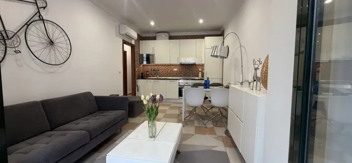 Sale of middle floor apartment in Málaga Centro 3