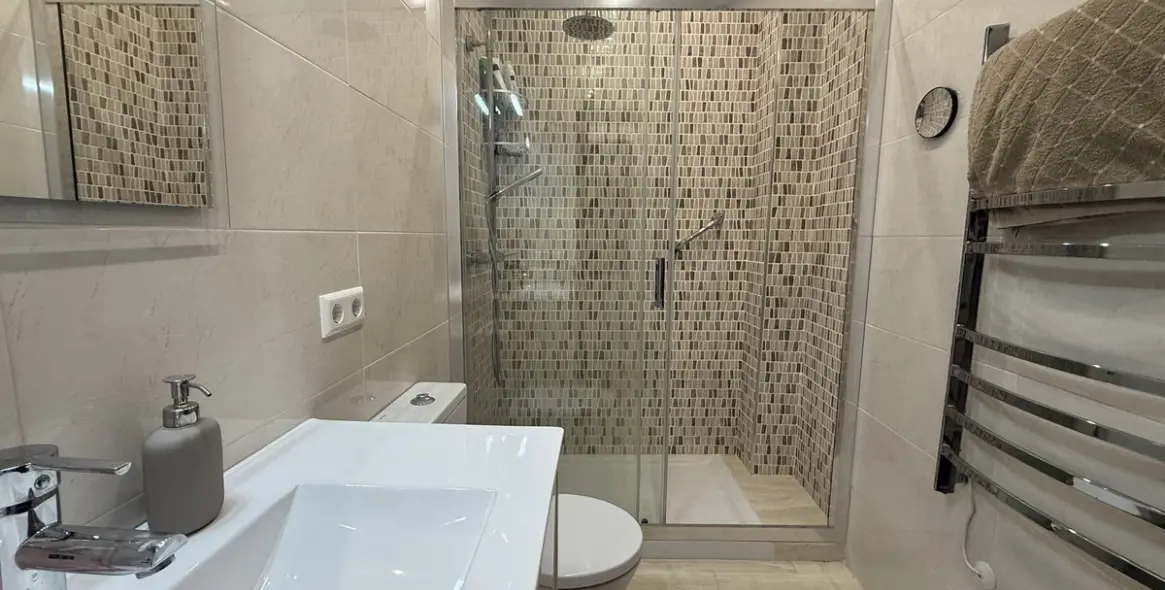 Sale of middle floor apartment in Málaga Centro 7