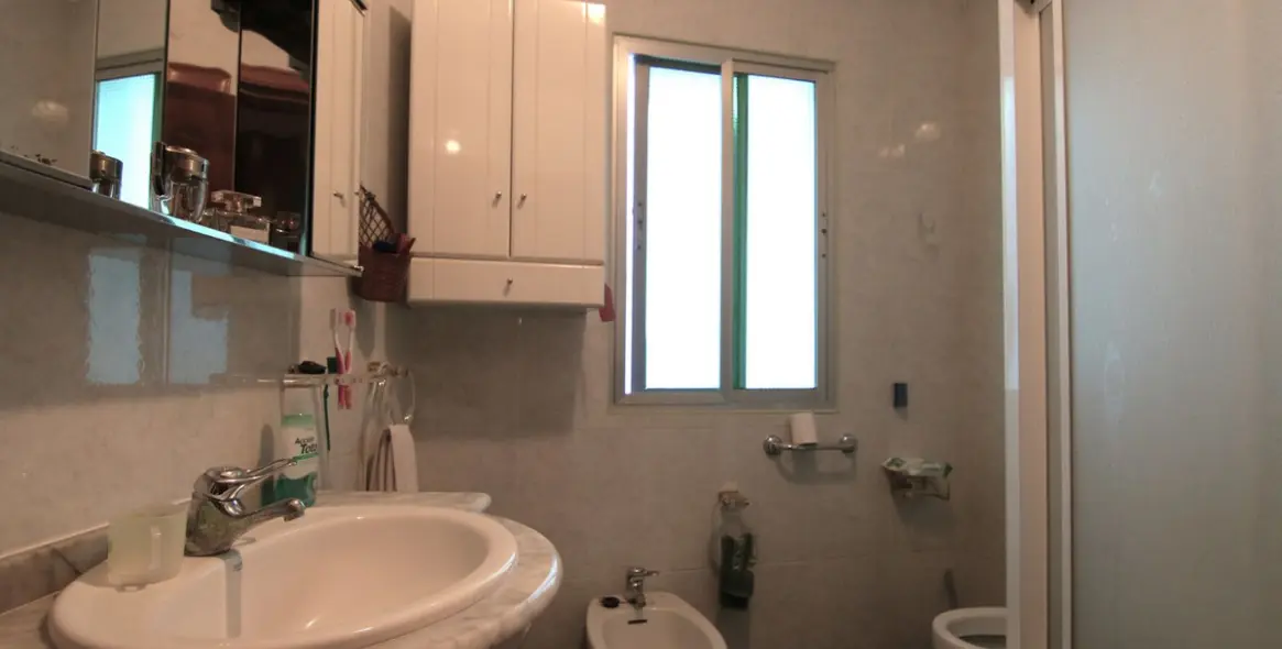 Sale of middle floor apartment in Guaro 14