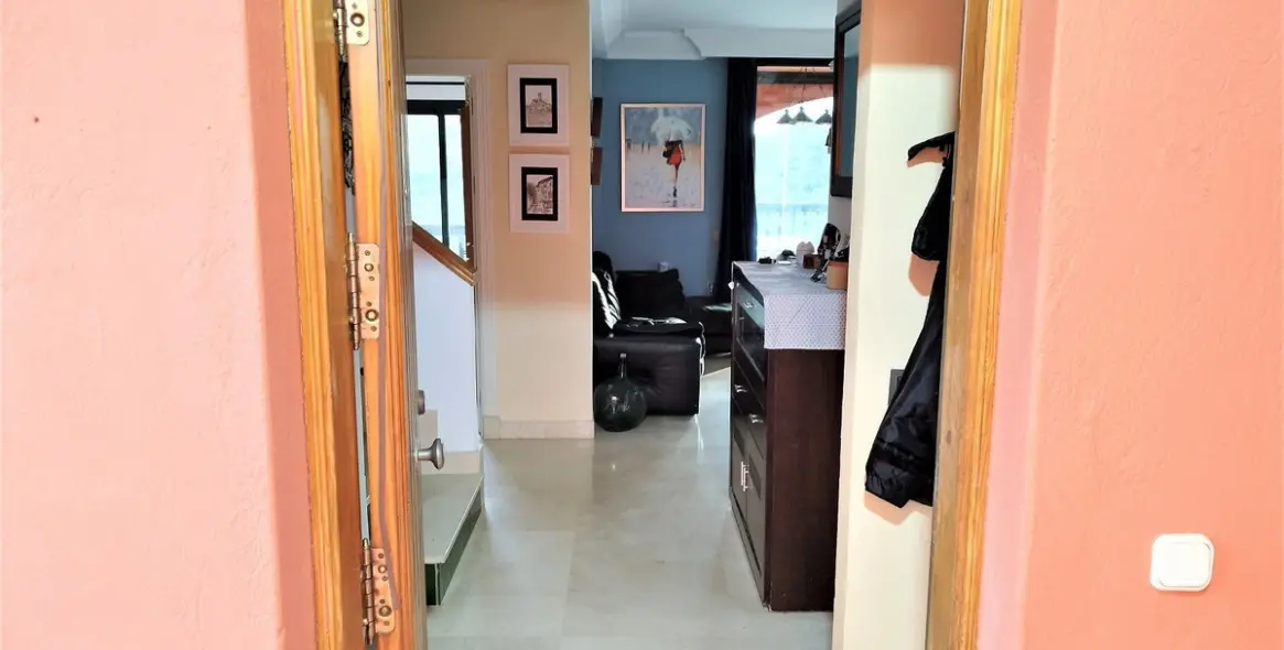 Sale of penthouse duplex in Calahonda 7